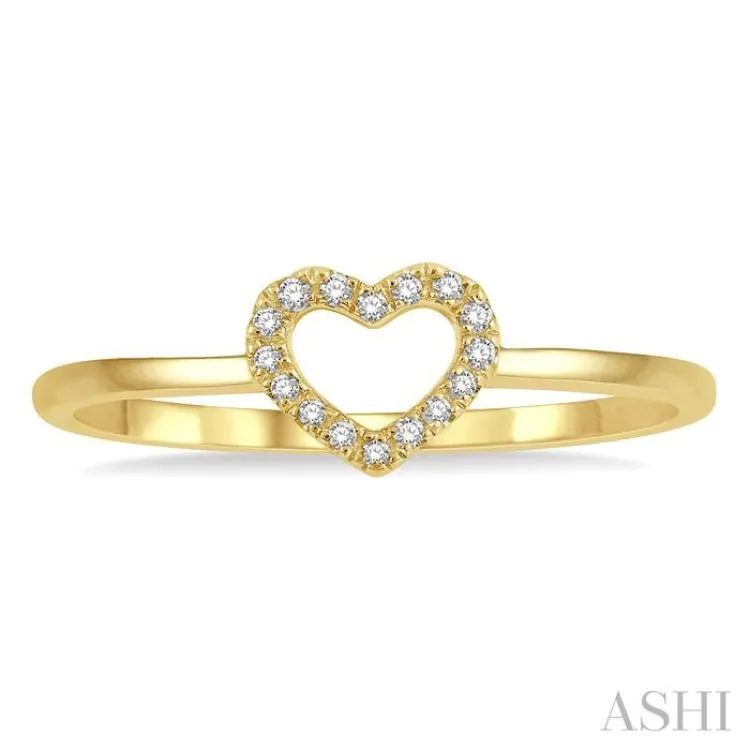 1/20 Ctw Heart Charm Round Cut Diamond Ladies Ring in 10K Yellow Gold