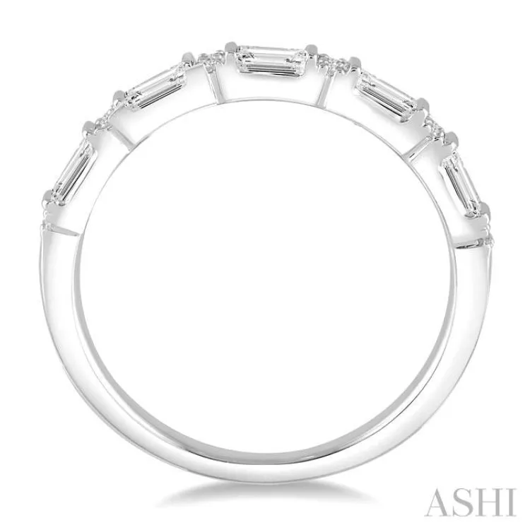 1/3 Ctw Diamond Wedding Band in 14K White Gold