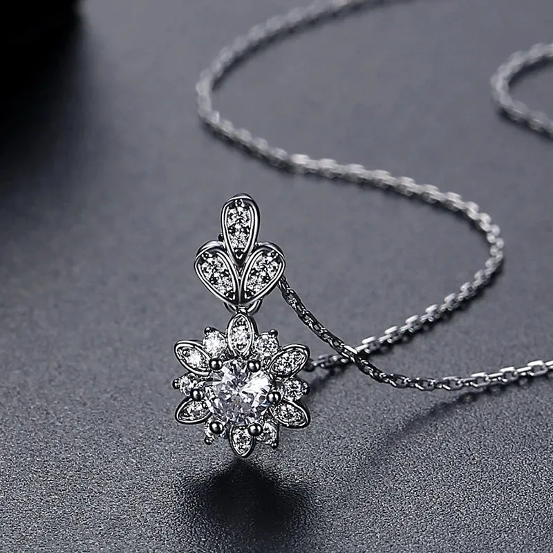 Cute Snowflake Pendant Necklace