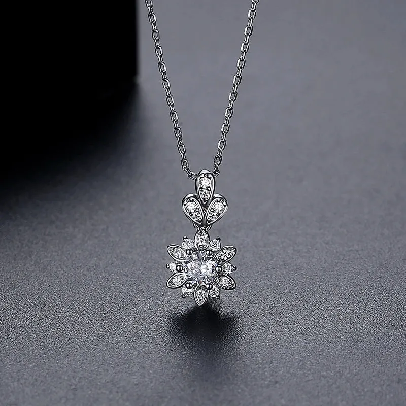 Cute Snowflake Pendant Necklace