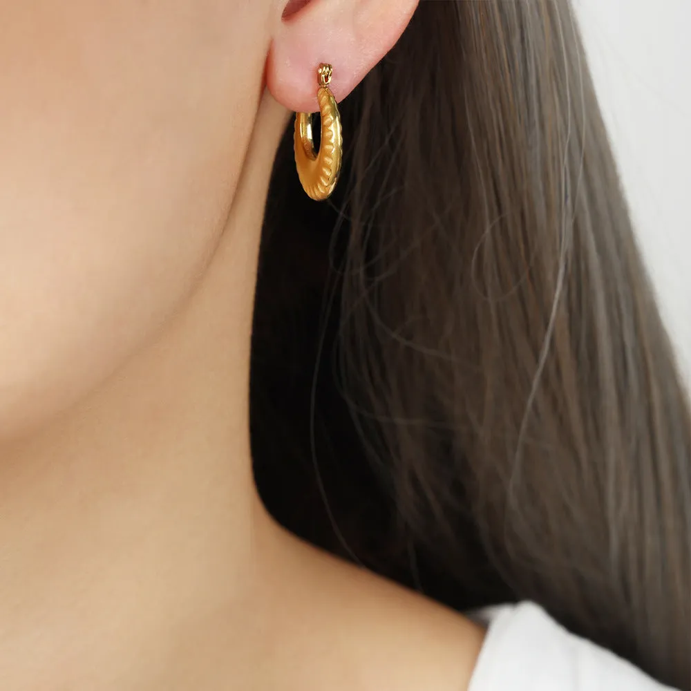 Golden Geometric Retro Earrings with Niche Design