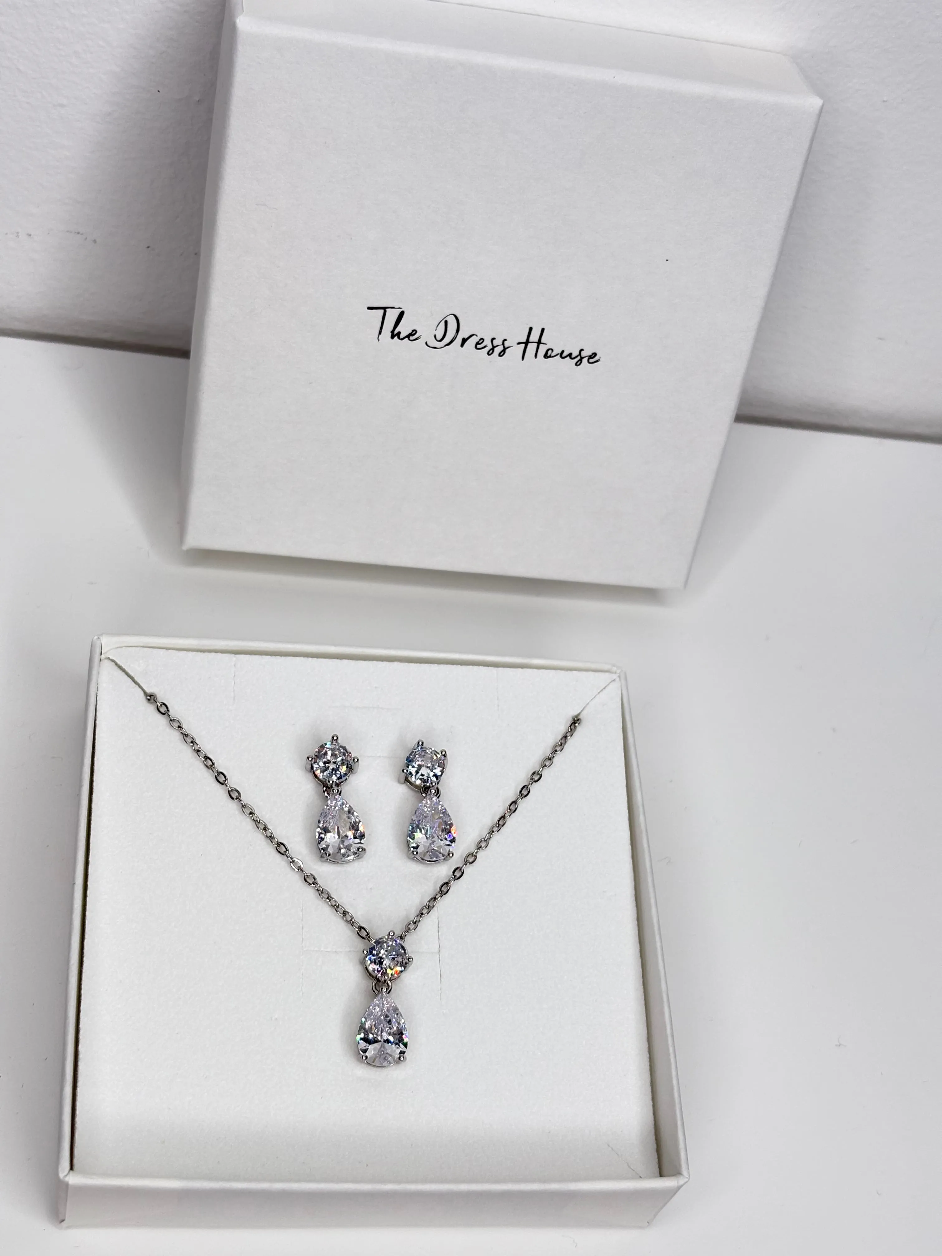 Isobel- Silver Diamanté Earring Necklace Set