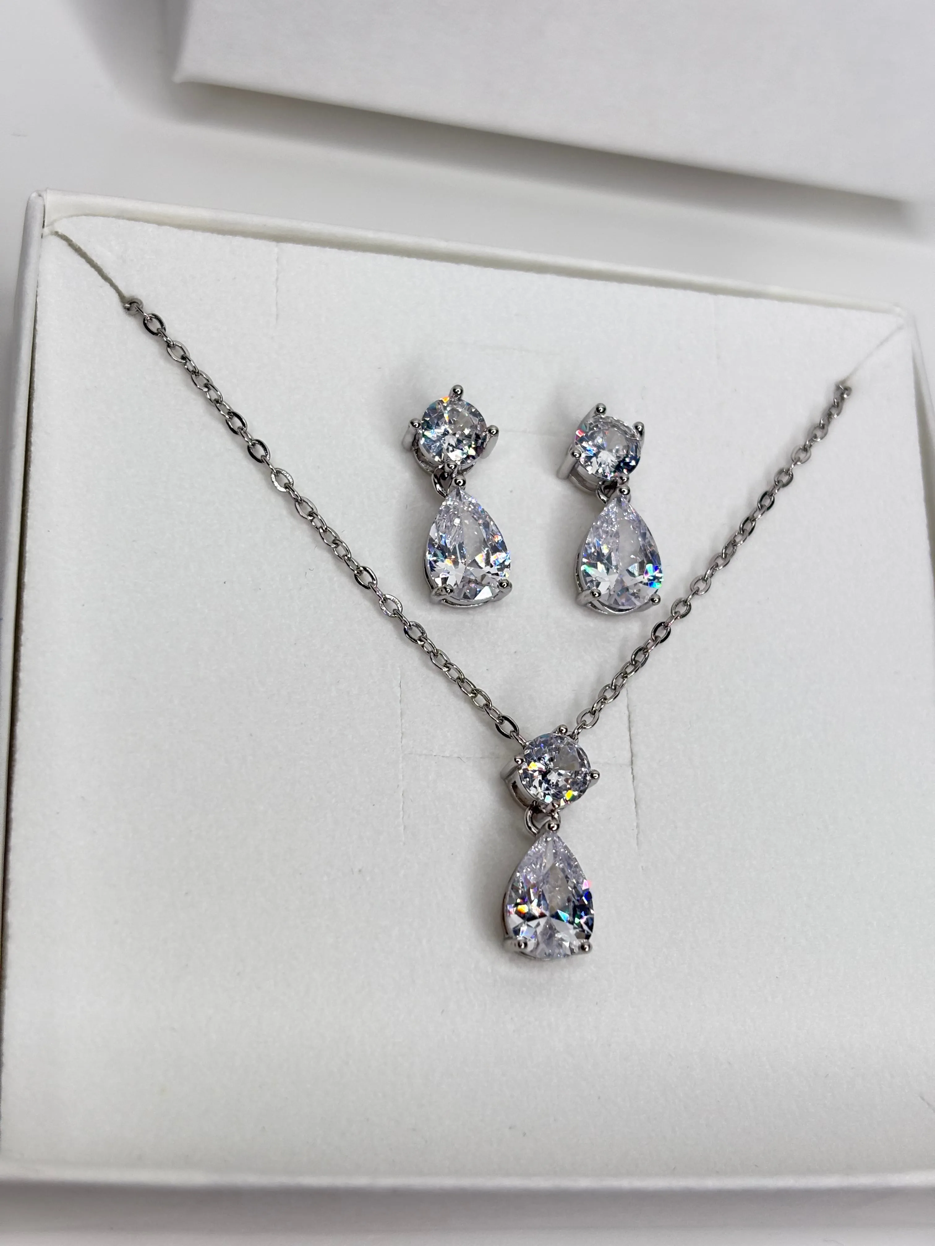 Isobel- Silver Diamanté Earring Necklace Set