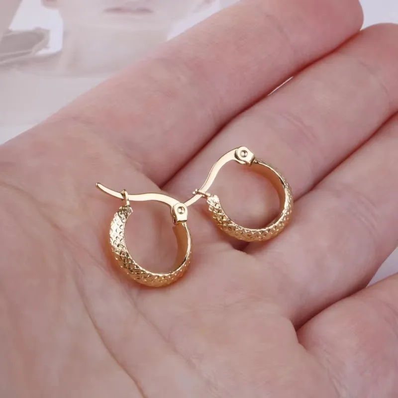 Stylish 15mm Gold Stainless Steel Small Hoop Earrings for Women - Fashionable Wholesale Jewelry!