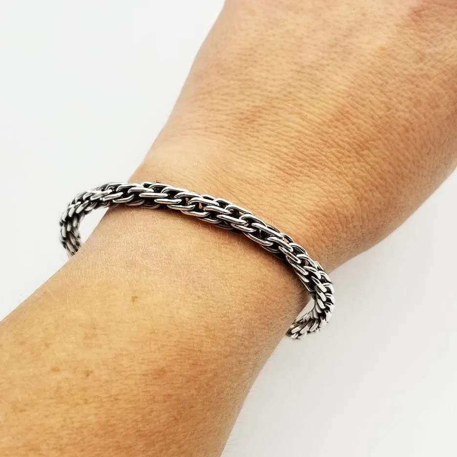 TWISTED CHAIN CUFF