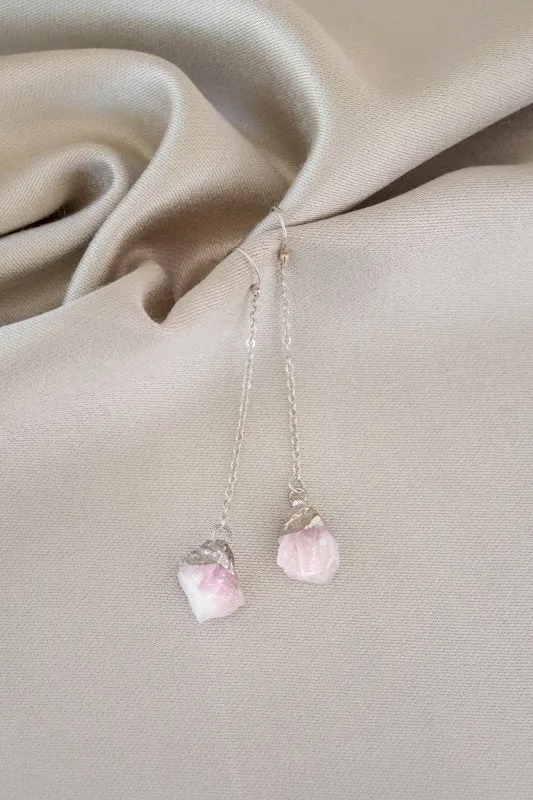 Xander Kostroma - 925 Sterling Silver Raw Rose Quartz Dangle Drop Earrings - Ideal for Women- Enhances Love and Healing - Handcrafted Elegance for Day and Night Wear - 7.5cm Drop - Perfect Gift for Peace and Style